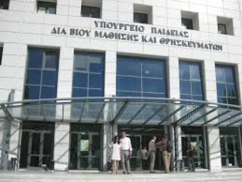 ΓΣΕΕ: Με το σχέδιο νόμου για την ιδιωτική εκπαίδευση θίγεται το δημόσιο αγαθό της εκπαίδευσης που παρέχεται στα ιδιωτικά σχολεία και τίθεται ζήτημα νομιμότητας της έκδοσης ισότιμων τίτλων σπουδών