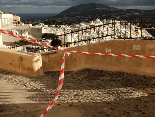 Επιστολή στην Υπουργό Εργασίας για την αναγκαιότητα αναστολής συμβάσεων και καταβολής αποζημίωσης ειδικού σκοπού των εργαζόμενων σε Σαντορίνη και Αμοργό