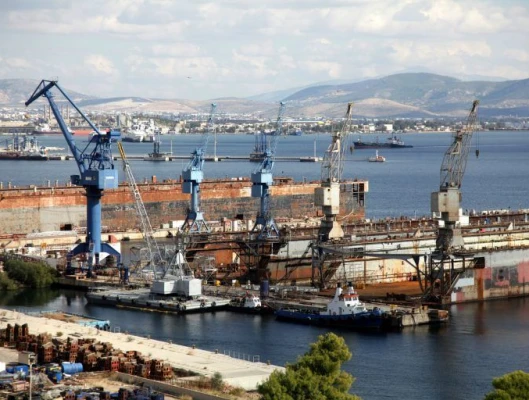 ΑΠΑΙΤΕΙΤΑΙ ΕΔΩ ΚΑΙ ΤΩΡΑ Η ΙΑΤΡΟΦΑΡΜΑΚΕΥΤΙΚΗ ΚΑΛΥΨΗ  ΤΩΝ ΕΡΓΑΖΟΜΕΝΩΝ ΣΤΑ ΝΑΥΠΗΓΕΙΑ ΕΛΕΥΣΙΝΑΣ