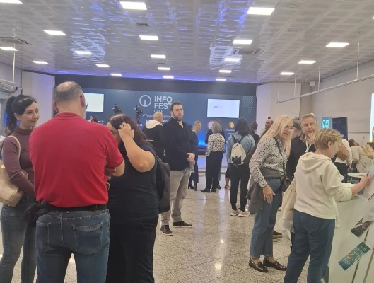 Κοσμοσυρροή στο INFO FEST της ΓΣΕΕ στο Σύνταγμα – Σήμερα ολοκληρώνεται η πολύ επιτυχημένη εκδήλωση παρουσίασης του έργου των δομών της Συνομοσπονδίας