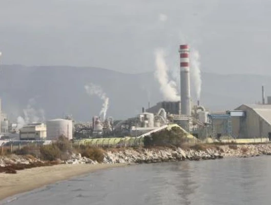 Όχι στις ομαδικές απολύσεις στη βιομηχανία λιπασμάτων Καβάλας του γνωστού Λαυρέντη Λαυρεντιάδη