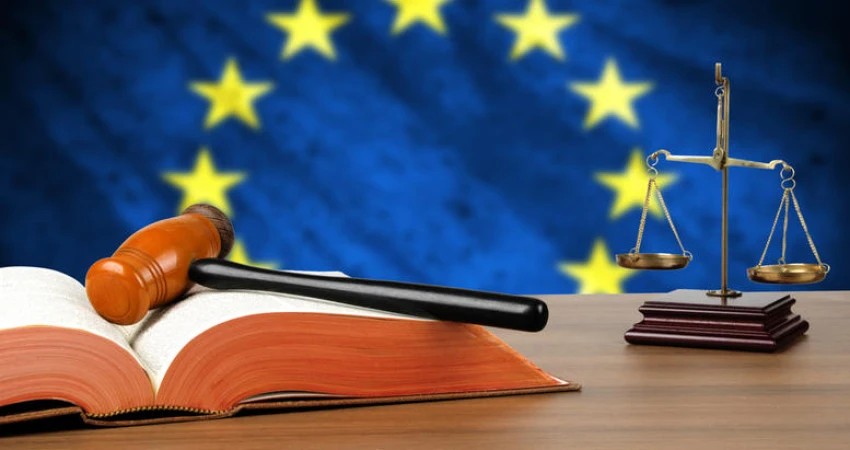 ΔΕΛΤΙΟ ΤΥΠΟΥ-ΑΝΑΝΤΙΣΤΟΙΧΟ ΤΩΝ ΠΡΟΣΔΟΚΙΩΝ ΤΩΝ ΕΡΓΑΖΟΜΕΝΩΝ ΟΛΗΣ ΤΗΣ ΕΥΡΩΠΗΣ ΤΟ ΔΙΚΑΣΤΗΡΙΟ ΤΗΣ Ε.Ε.