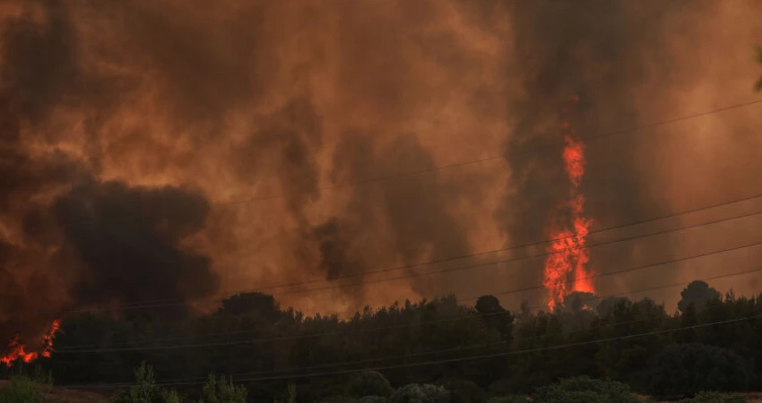 Να ληφθούν τα κατάλληλα οργανωτικά μέτρα για την προστασία των εργαζομένων στις πληττόμενες από τη φωτιά περιοχές