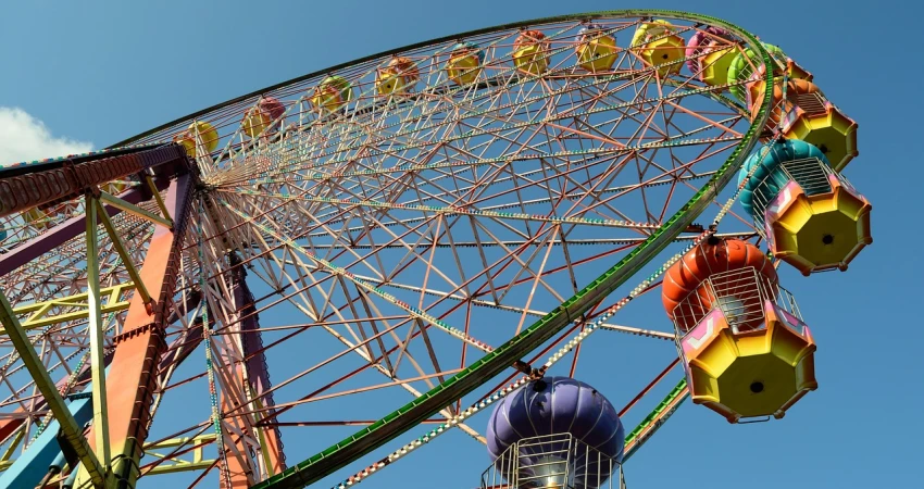 Η ΓΣΕΕ καταδικάζει την απόλυση συνδικαλιστών και εργαζόμενων στο Allou! Fun Park!